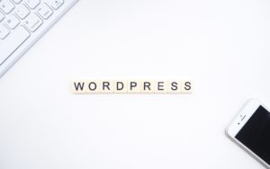 WordPress！初心者でも簡単に始められるすごい本と効率的な使い方のアイキャッチ画像